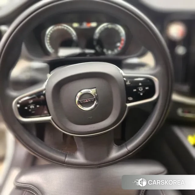 Volvo XC60 second Generation 2019 Белый из Кореи, фото 5