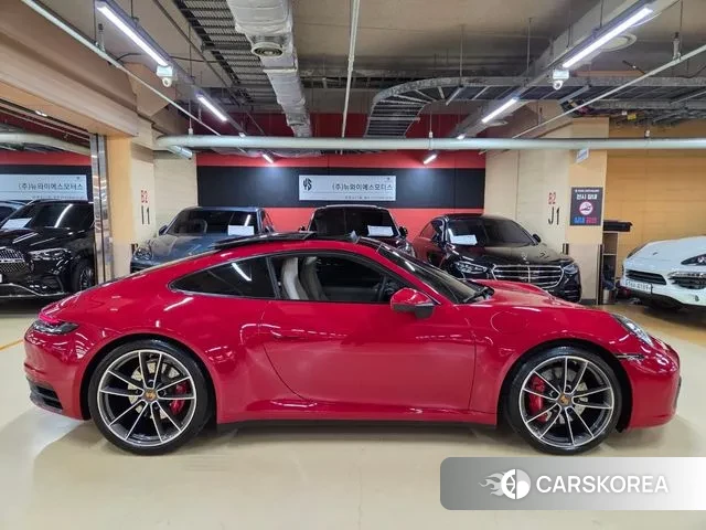 Porsche 911(992) id 3519377 из Кореи 15
