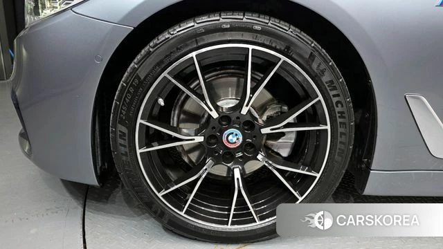 BMW 5 Series (G30) id 4377262 из Кореи 15
