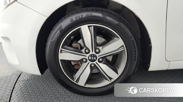 Kia The New K3 id 3880279 из Кореи 15