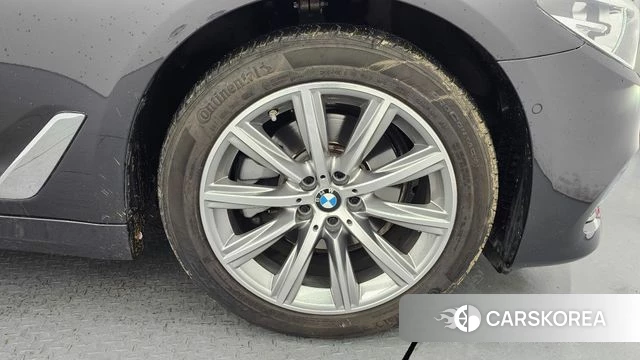 BMW 5 Series (G30) id 3924831 из Кореи 15