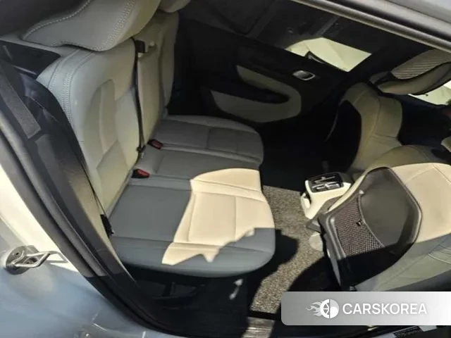 Volvo XC40 2024 Белый из Кореи, фото 5