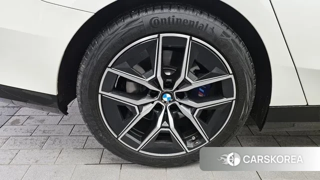 BMW 5 Series (G60) id 3405160 из Кореи 15