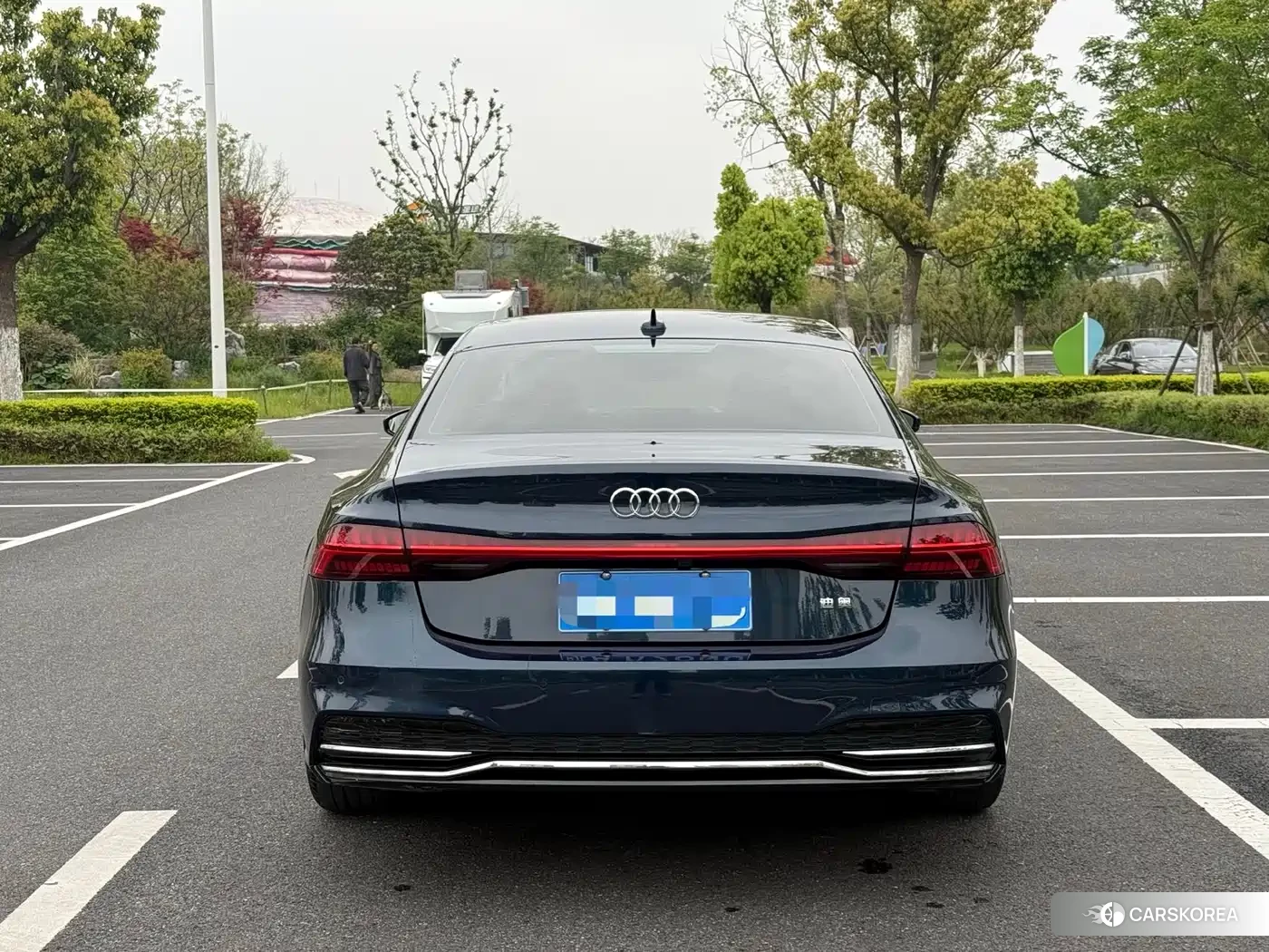 Audi A7L id 4653952 из Китая 12