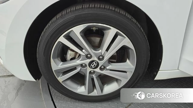 Hyundai Avante AD id 4459524 из Кореи 25