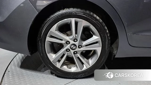 Hyundai Avante AD id 3656786 из Кореи 15