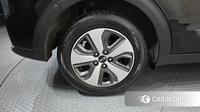 Kia Niro id 4689536 из Кореи 15