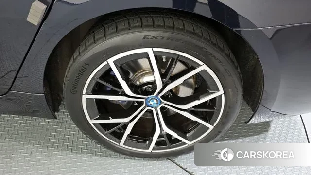 BMW 5 Series (G30) id 3037491 из Кореи 15