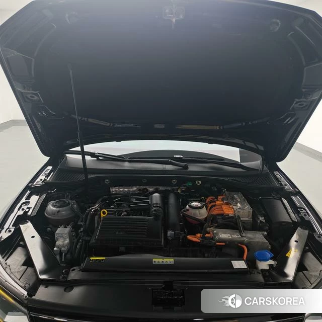 Volkswagen Magotan PHEV id 4253193 из Китая 15