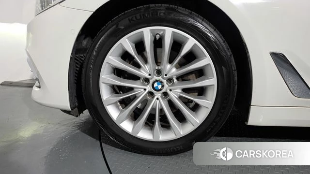 BMW 5 Series (G30) id 4304775 из Кореи 32