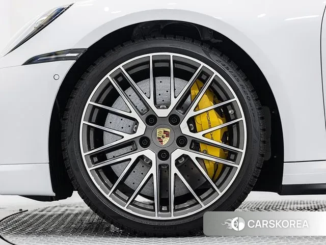 Porsche 911(992) id 3031548 из Кореи 15