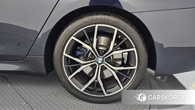 BMW 5 Series (G30) id 3472377 из Кореи 15