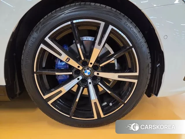 BMW 5 Series (G60) 2025 Белый из Кореи, фото 5