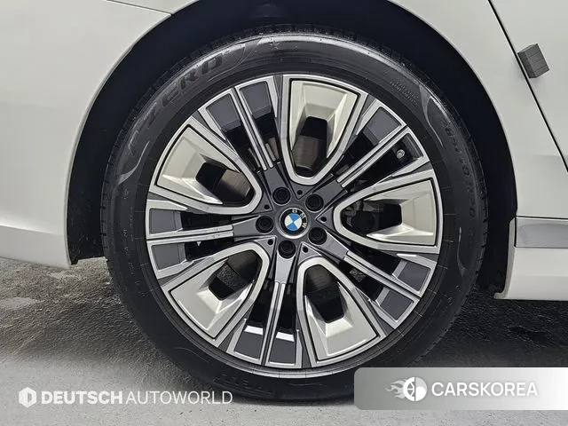 BMW 7 Series (G70) id 3539089 из Кореи 15