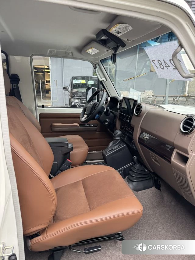 Toyota Land Cruiser 70 Series 2024 Белый из Китая, фото 5