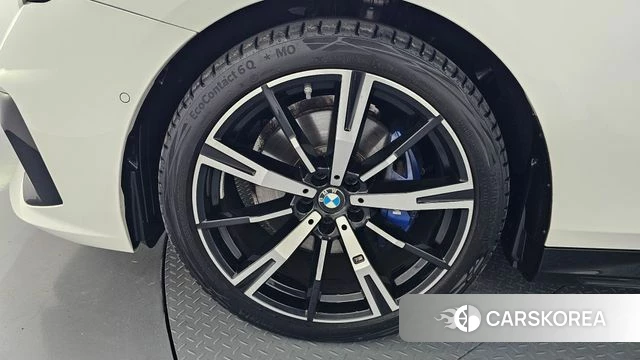 BMW 5 Series (G60) id 4499959 из Кореи 30