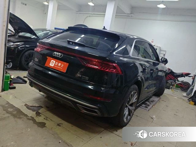 Audi Q8 2022 Черный из Китая, фото 5
