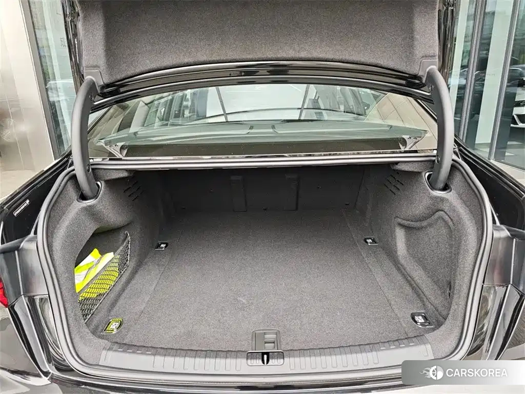 Audi A6L id 4538829 из Китая 11