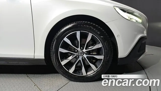 Volvo V40 Cross-Country id 2928033 из Кореи 15