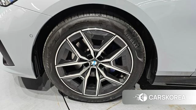 BMW 5 Series (G60) id 3952530 из Кореи 15