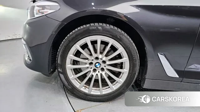 BMW 5 Series (G30) id 3101459 из Кореи 15