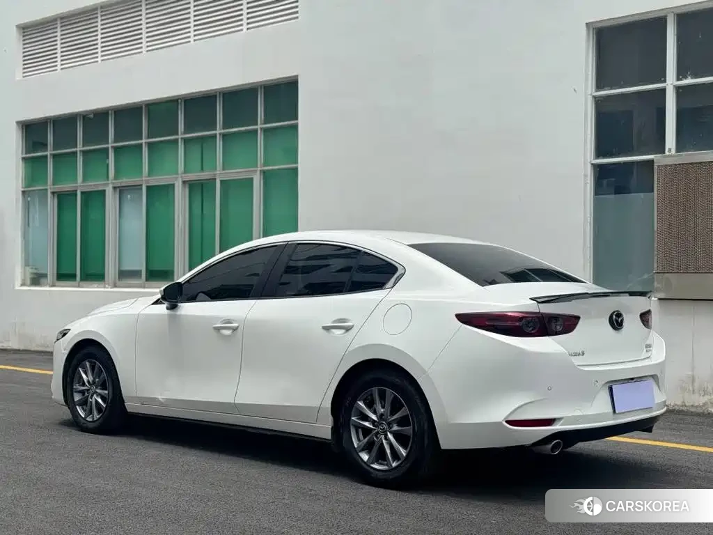 Mazda 3 2024 Белый из Китая, фото 5