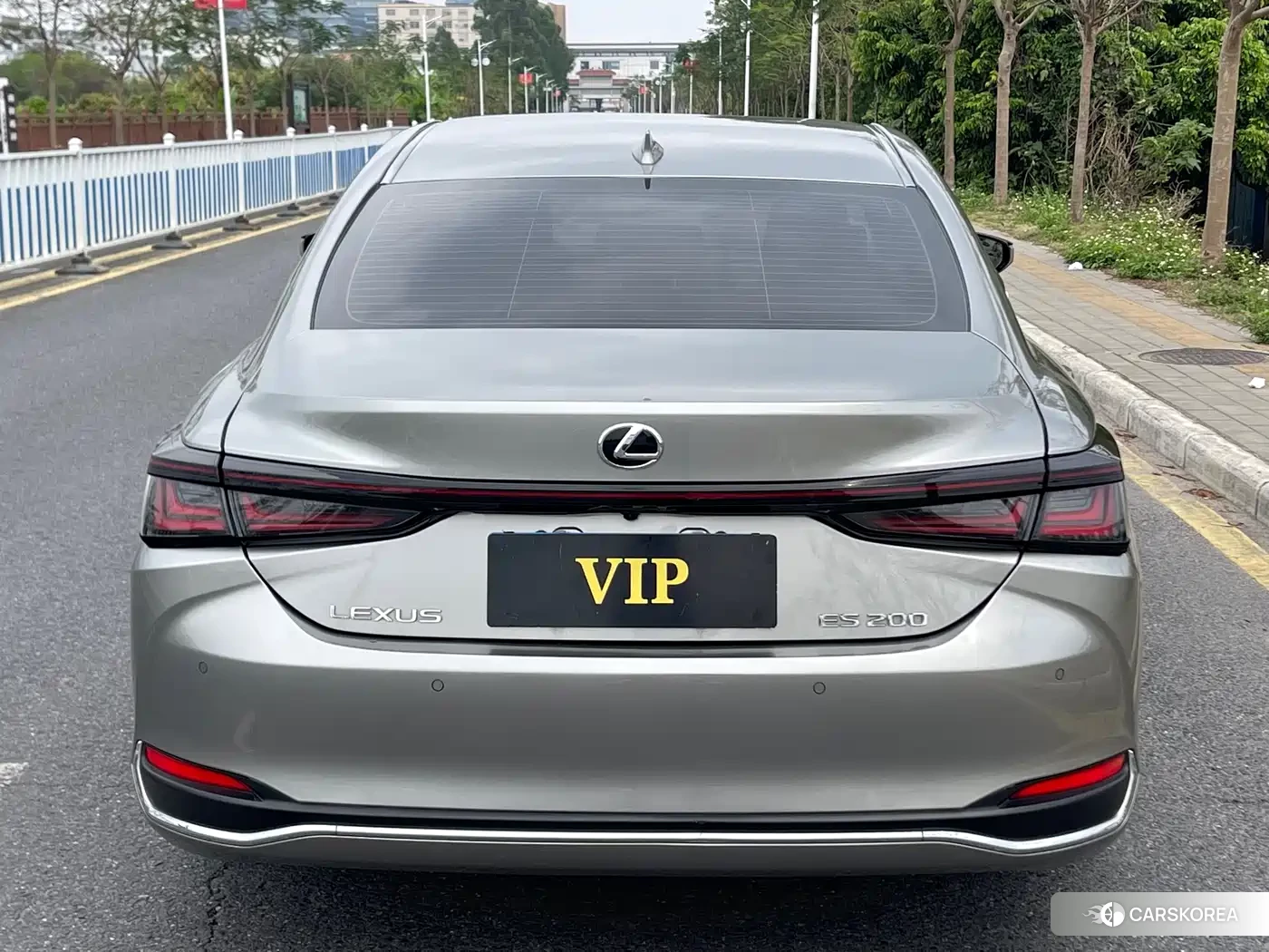 Lexus ES id 4565234 из Китая 24