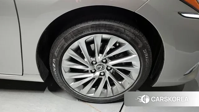 Lexus ES300h 7th generation id 3585606 из Кореи 15