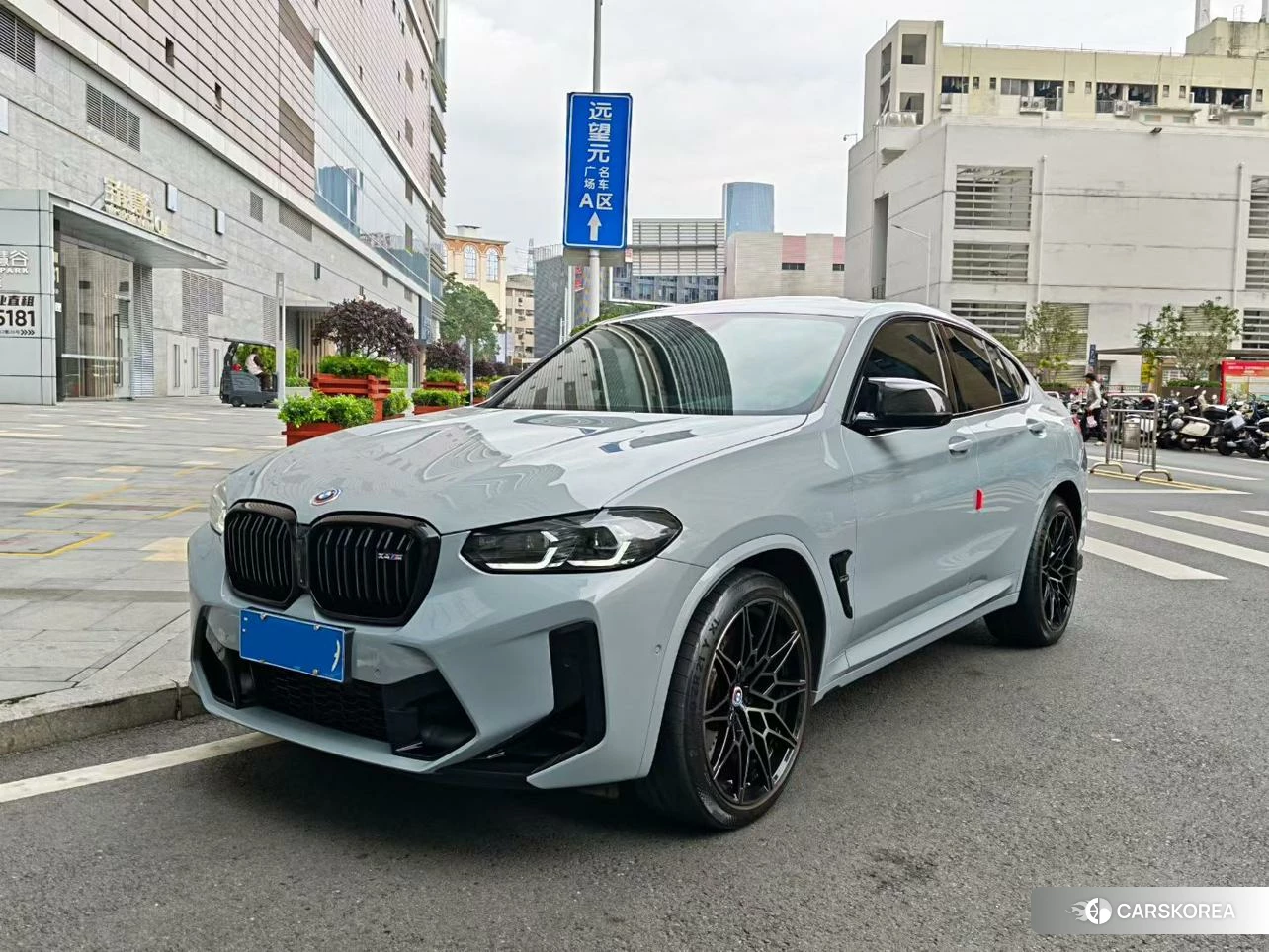 BMW X4 M 2021 Серебристо-серый из Китая, фото 4