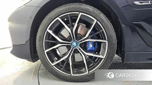 BMW 5 Series (G30) id 4682186 из Кореи 31