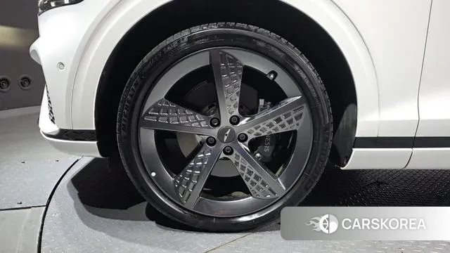 Genesis GV70 id 3701732 из Кореи 15