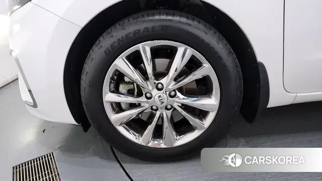 Kia The New Carnival id 2932079 из Кореи 15