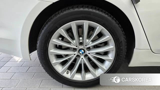 BMW 5 Series (G30) id 4446471 из Кореи 27