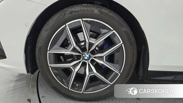 BMW 5 Series (G60) id 4394764 из Кореи 25