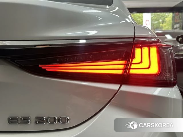 Lexus ES id 4333751 из Китая 15