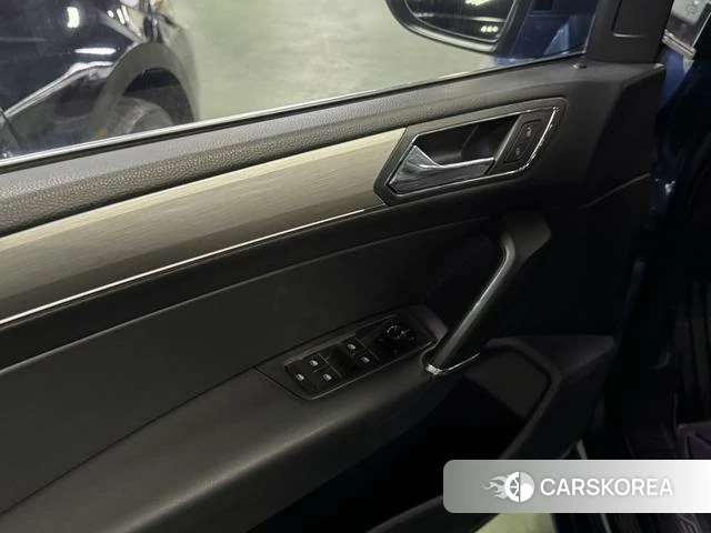 Volkswagen Touran L 2018 Синий из Китая, фото 5