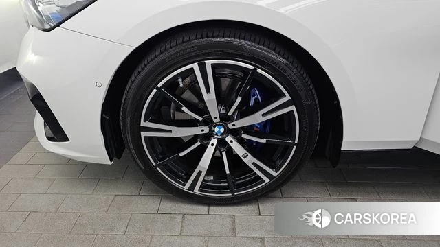 BMW 5 Series (G60) id 4493813 из Кореи 29