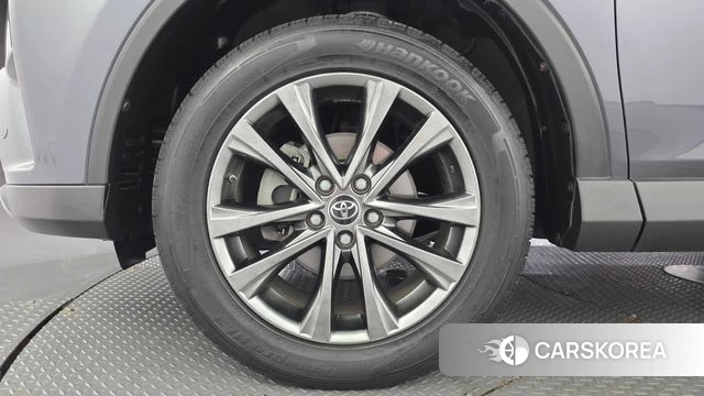 Toyota RAV4 id 4737508 из Кореи 31