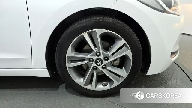 Hyundai Avante AD id 3489929 из Кореи 15