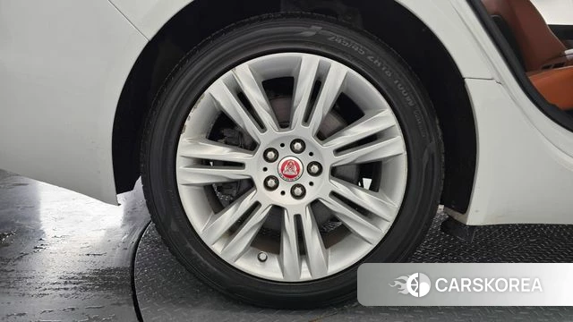 Jaguar XF (X260) id 4552130 из Кореи 32