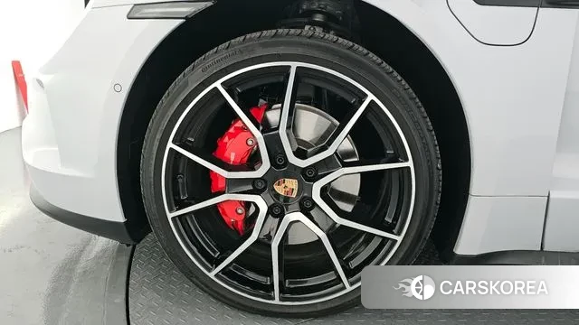 Porsche Taycan id 3669852 из Кореи 15