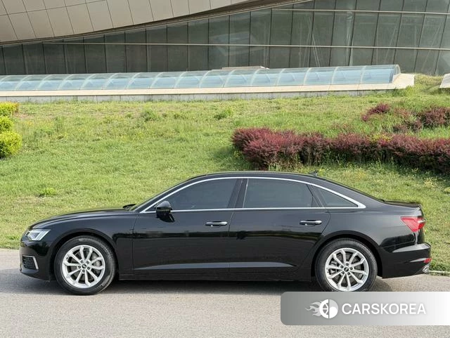 Audi A6L 2022 Черный из Китая, фото 5