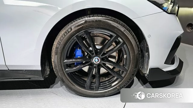 BMW 5 Series (G60) id 3838185 из Кореи 15