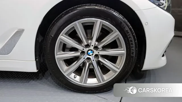 BMW 5 Series (G30) id 3374983 из Кореи 15