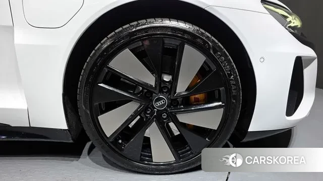 Audi e-Tron GT id 3740916 из Кореи 15