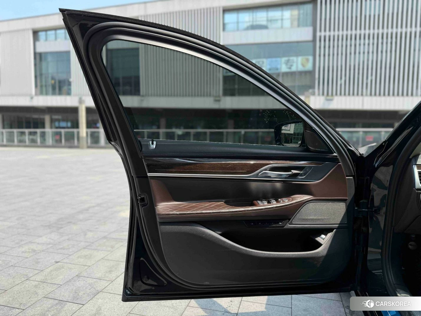 BMW 7 series 2021 Черный из Китая, фото 6