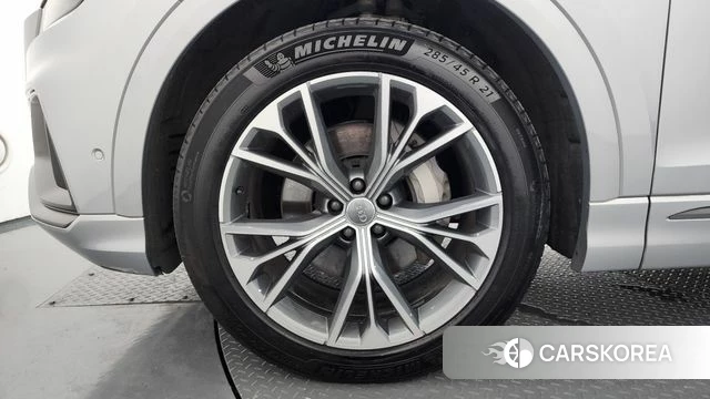 Audi Q8 (4M) id 4780481 из Кореи 31