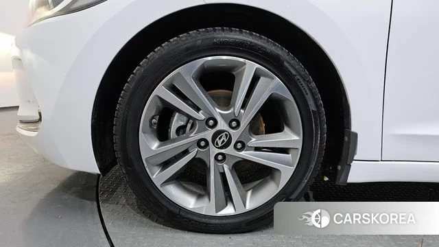 Hyundai Avante AD id 4363379 из Кореи 26