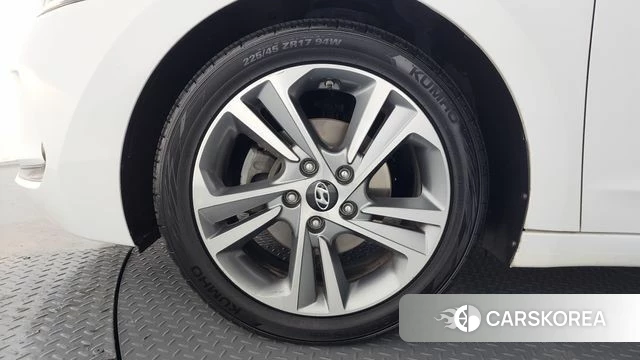 Hyundai Avante AD id 3846088 из Кореи 15