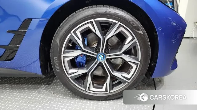 BMW i4 id 2889277 из Кореи 15